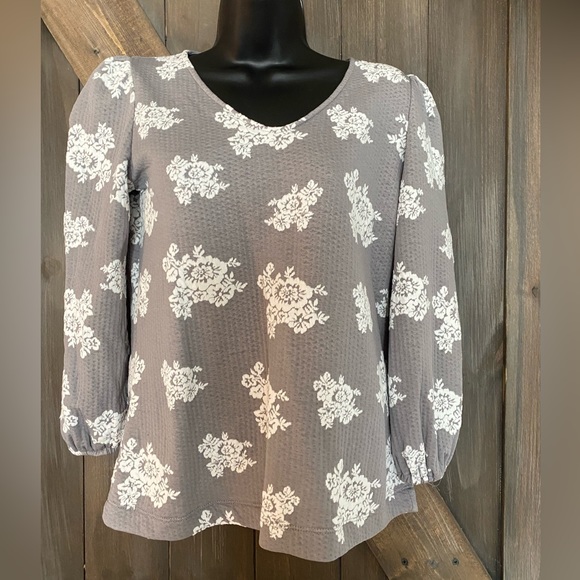Rose + Olive Floral Print Blouse. - Picture 1 of 5